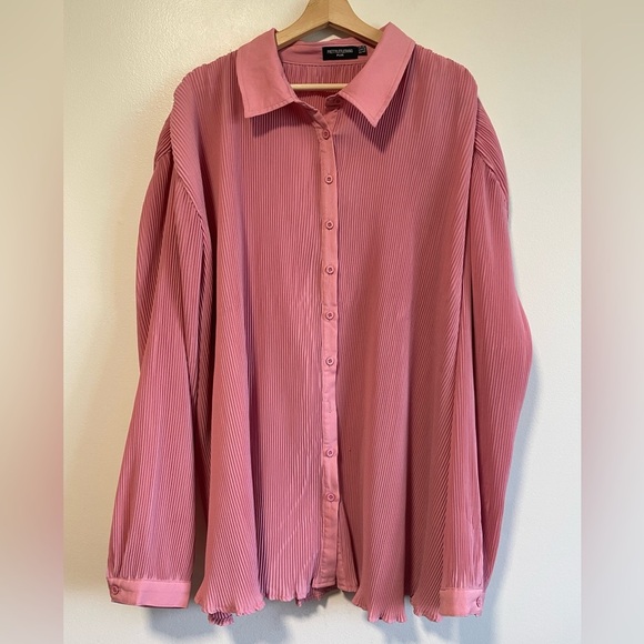 Pretty Little Things Plus Dusty Pink Plisse Button Front Oversized Shirt & Pants - Picture 5 of 15